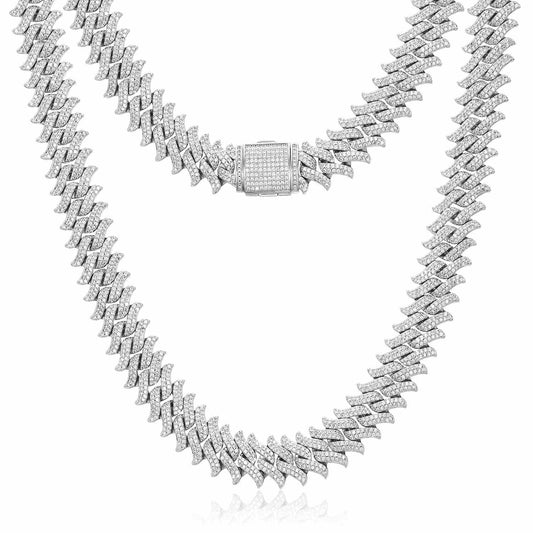 Cuban Link Chain in Thorns With Moisanite Diamond