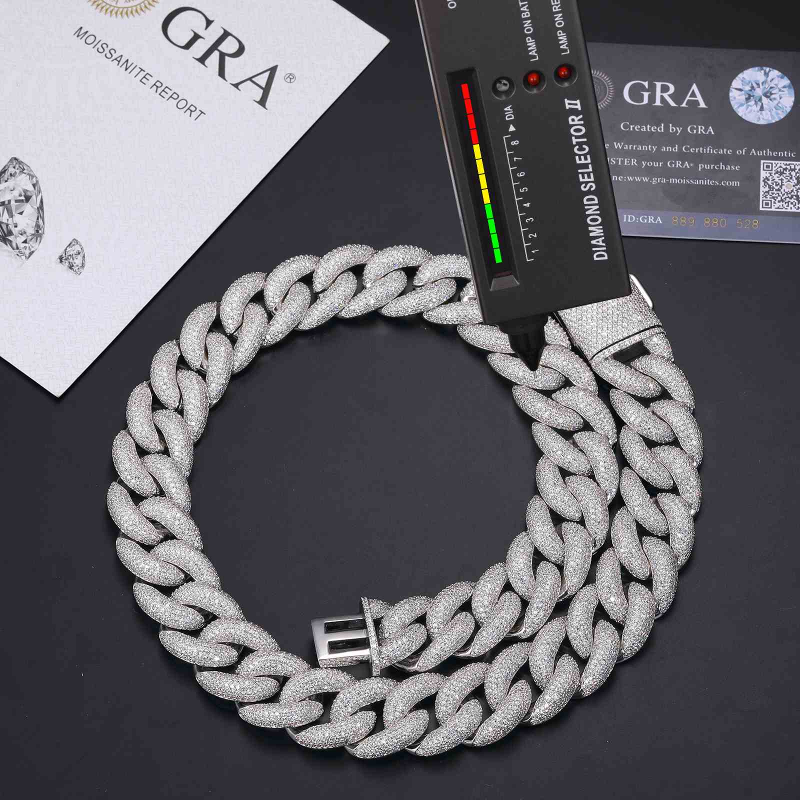 Fully Iced-out Bubble Cuban Chain With VVS Moissanite Diamond Diamlux